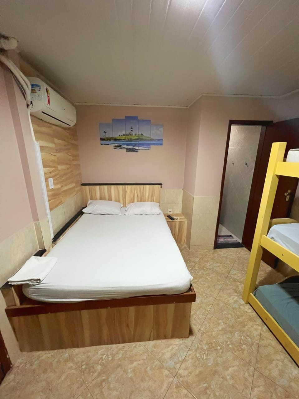 Bed, Photo of the whole room, Bedroom, bunk bed
