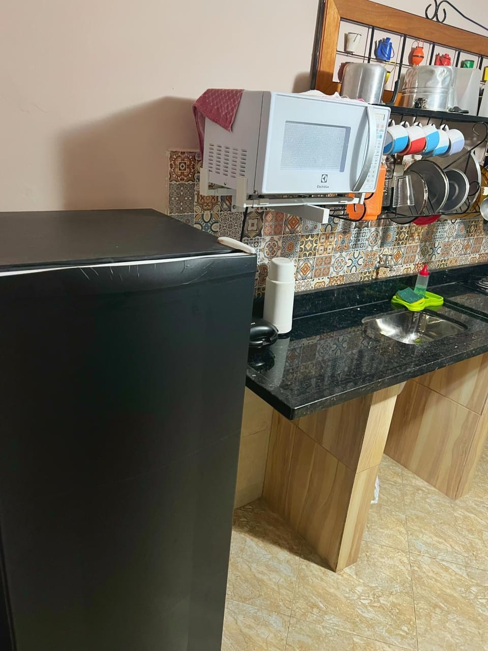 Kitchen or kitchenette, minibar, oven