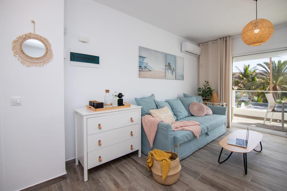 View (from property/room), Living room, Seating area