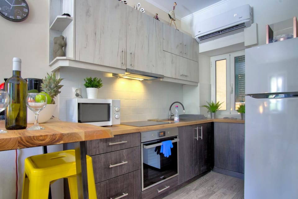 Kitchen or kitchenette, minibar, pet friendly, stove