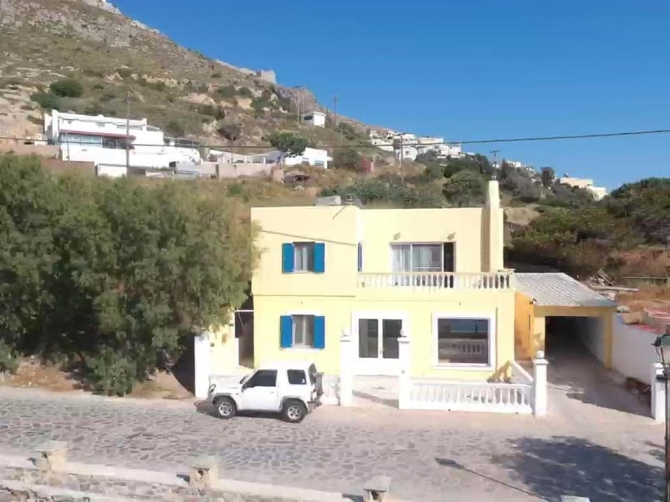 The Condo Palace in Agia Marina Apartment in Decentralized Administration of the Aegean