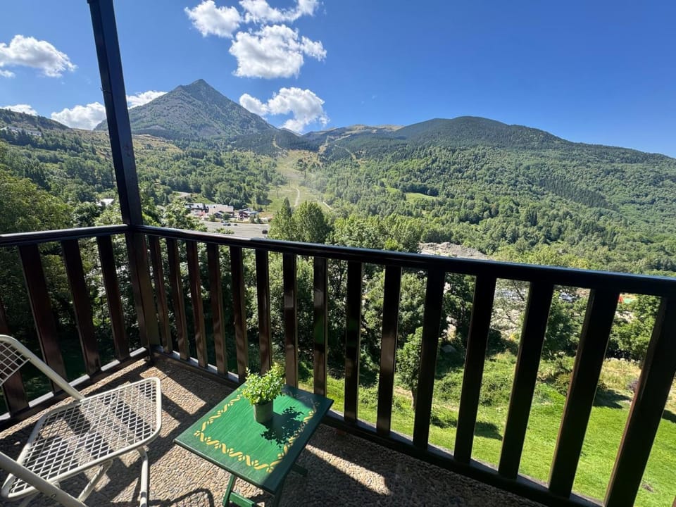Natural landscape, View (from property/room), Balcony/Terrace, Mountain view
