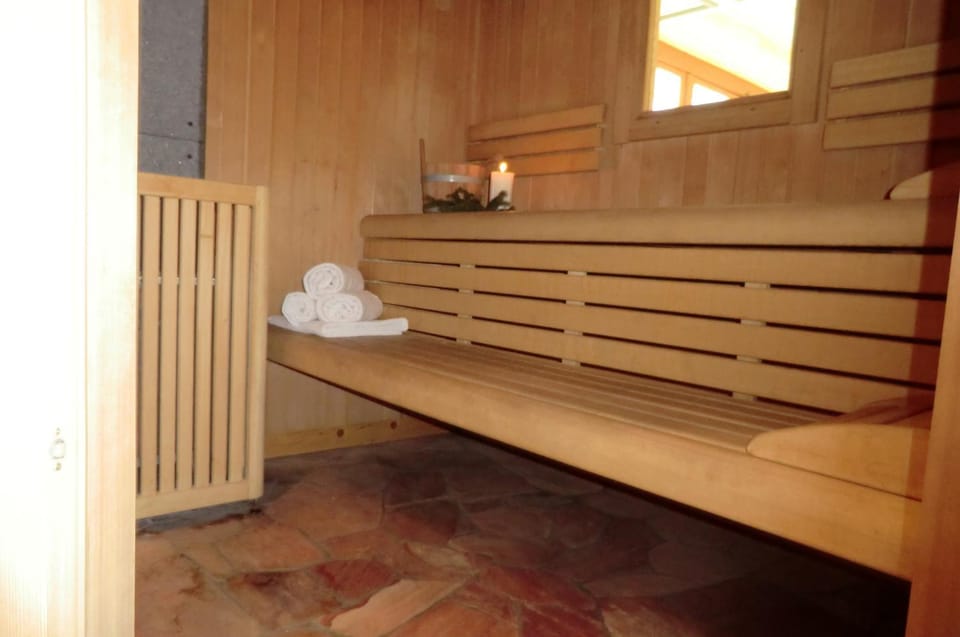Sauna, Sauna, Spa and wellness centre/facilities