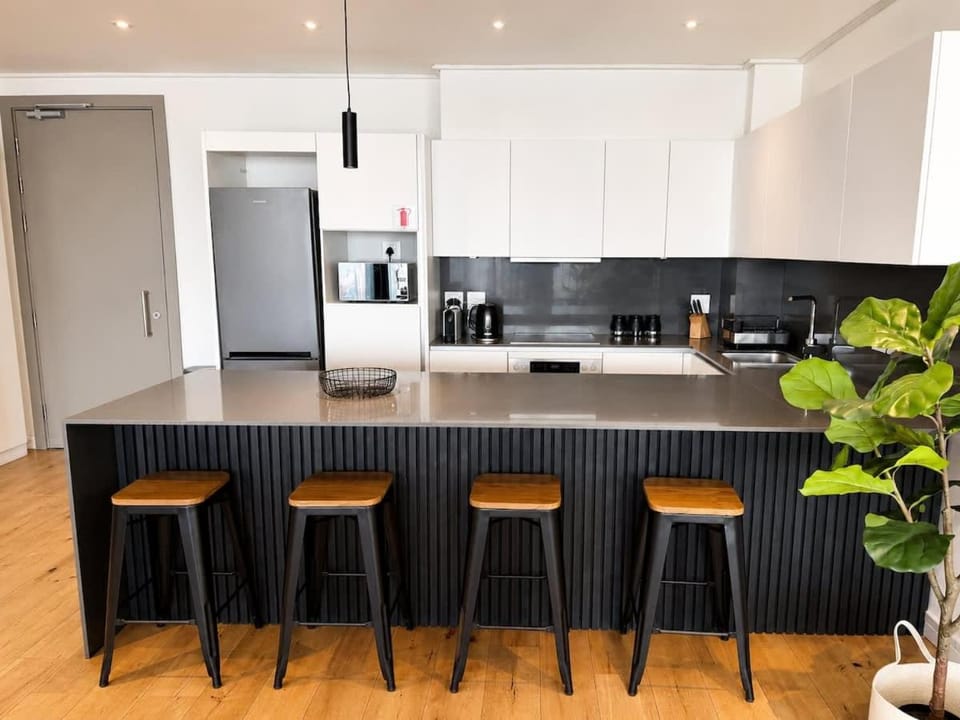 Coffee/tea facilities, Seating area, oven, stove, kitchen