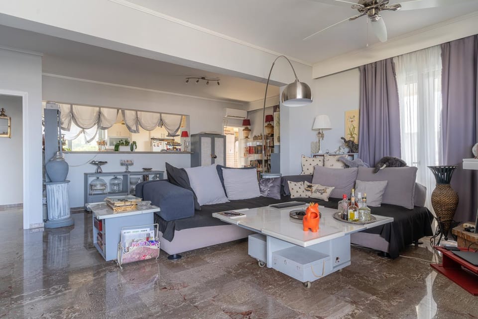 Communal lounge/ TV room, Living room