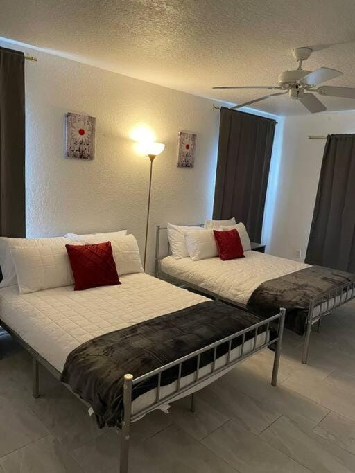 Serene family friendly townhouse in the wonderful Regal Palms Villa in Four Corners