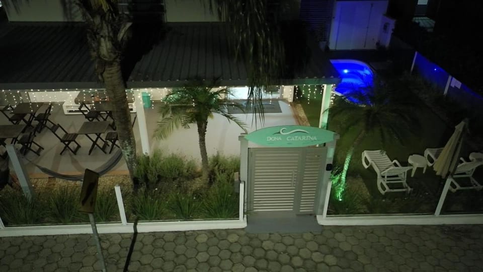Property building, Restaurant/places to eat, Swimming pool