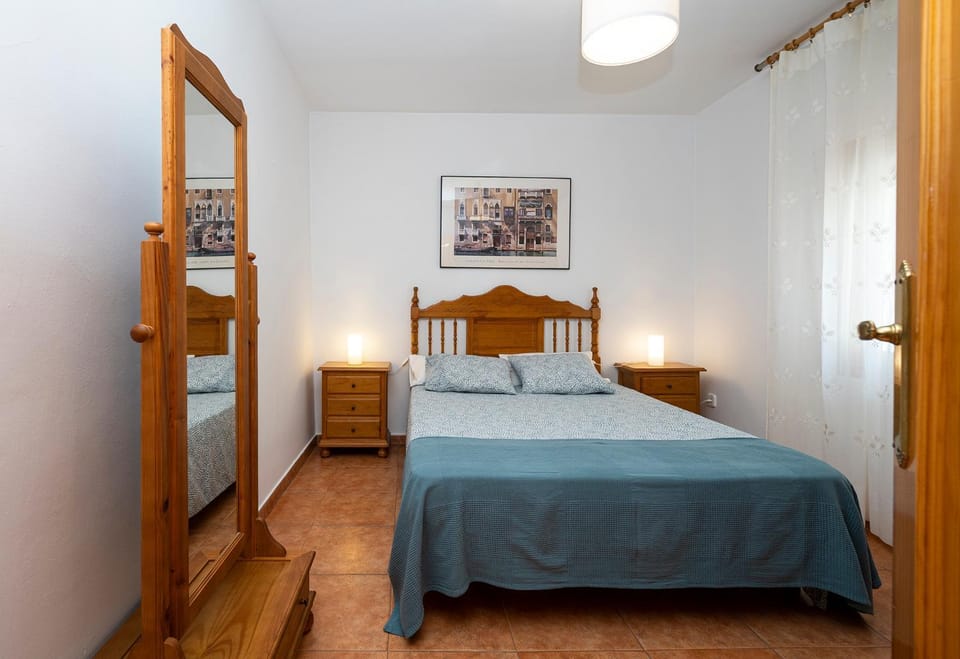 Bed, Photo of the whole room, Bedroom, wardrobe
