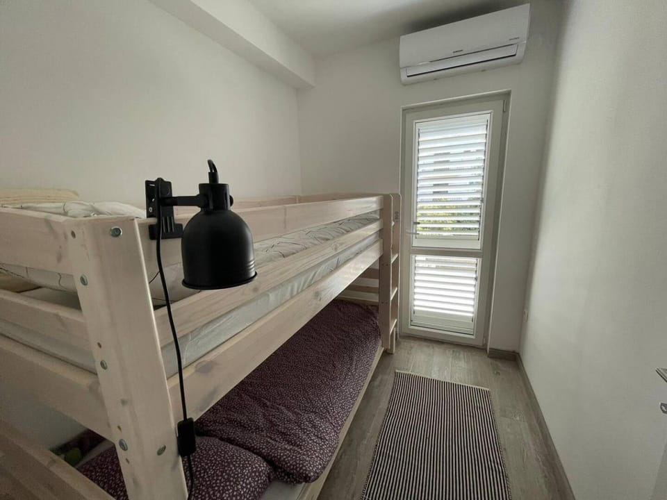 bunk bed