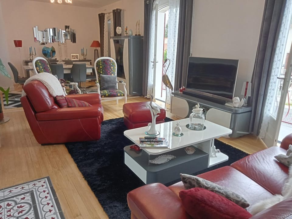 Communal lounge/ TV room