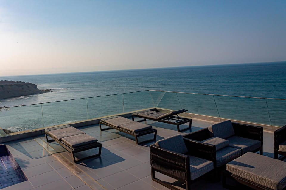 Natural landscape, View (from property/room), Balcony/Terrace, Living room, Beach, Sea view