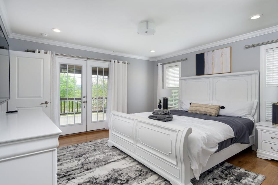 Bed, Bedroom
