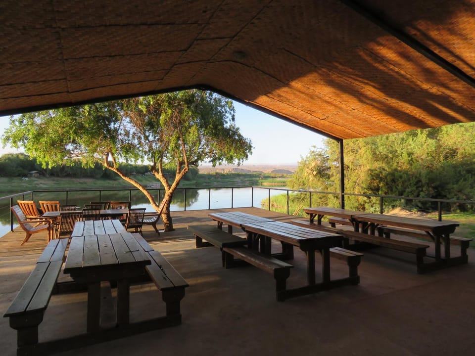 Balcony/Terrace, Dining area, River view