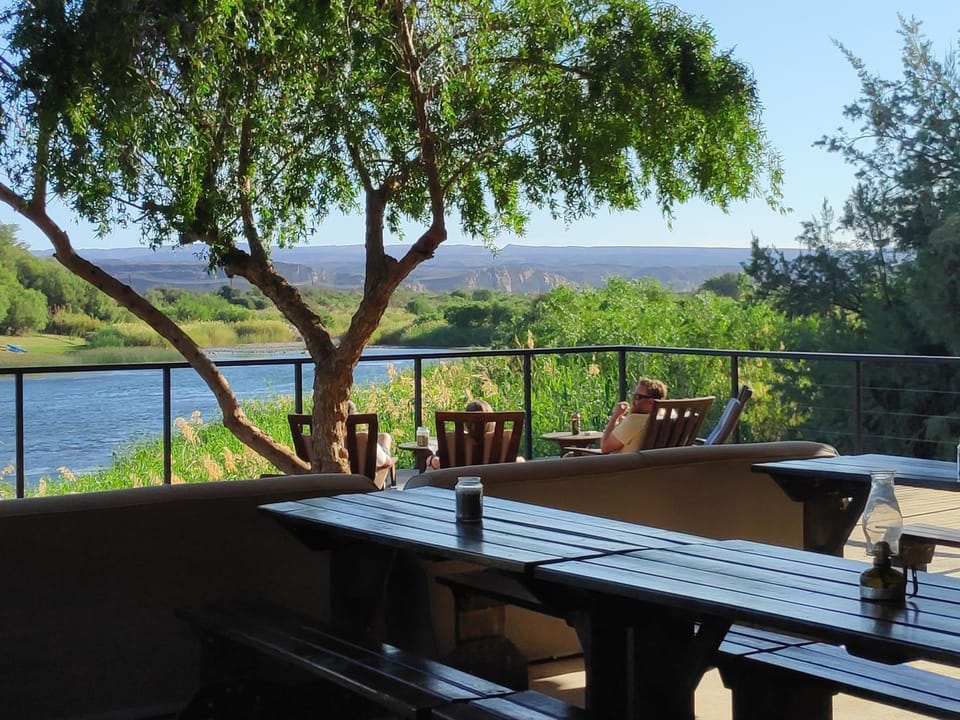 Patio, Balcony/Terrace, Balcony/Terrace, River view, group of guests, hair dresser