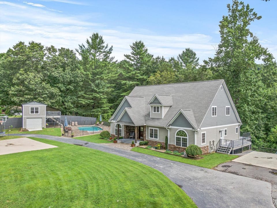 Property building, Bird's eye view