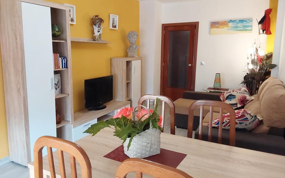 TV and multimedia, Living room, Dining area