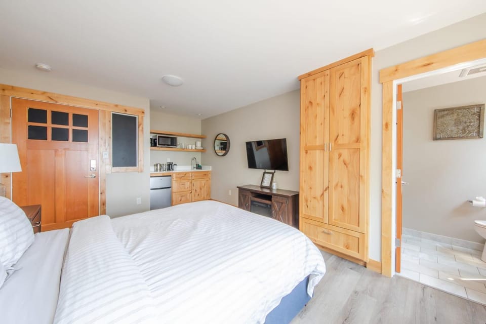 Lakeside Hotel room #5 in Kings Beach Apartment in Kings Beach