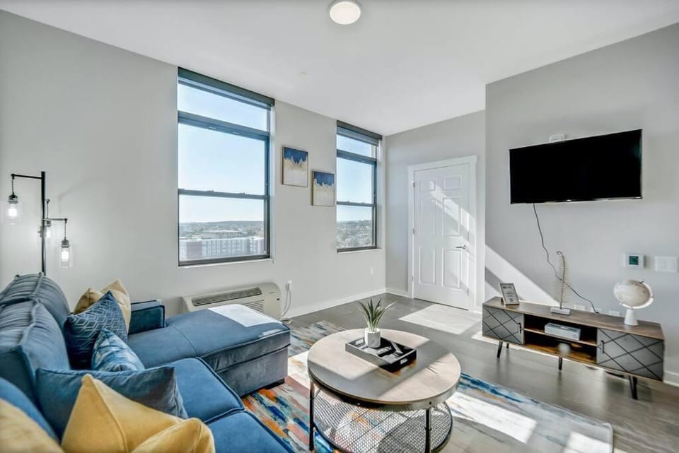 Stylish 1br Unit. Parking. Easy Ride to NYC Apartment in Hackensack