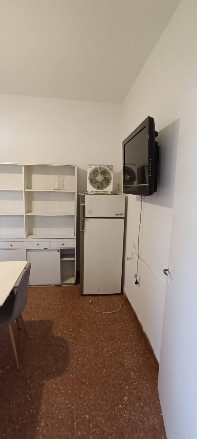 TV and multimedia, Kitchen or kitchenette, wardrobe