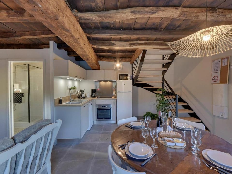 Charmante Maison Bourbonnaise du XVIIIe avec Animaux Acceptés - FR-1-489-393 House in Auvergne-Rhône-Alpes