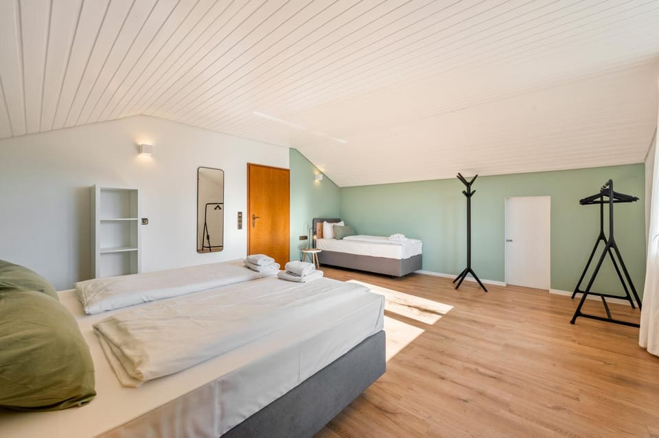 Bed, Photo of the whole room, Bedroom, towels