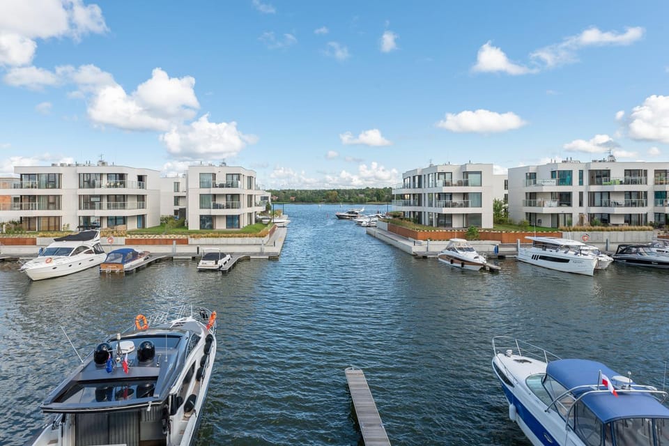 Nearby landmark, Neighbourhood, River view