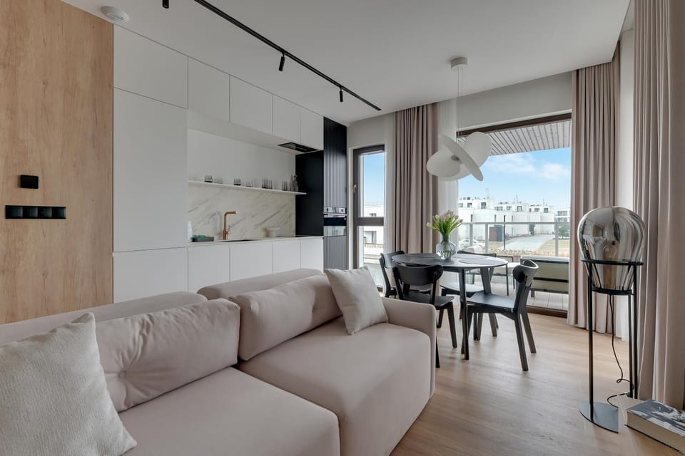 View (from property/room), Balcony/Terrace, Kitchen or kitchenette, Living room, Seating area, Dining area