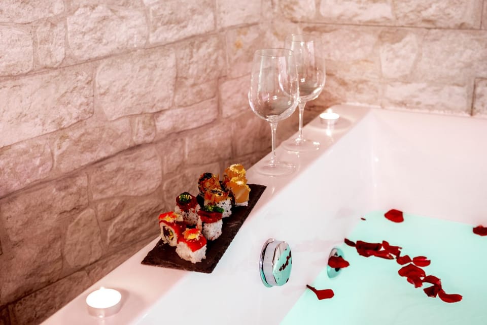 Hot Tub, Bath