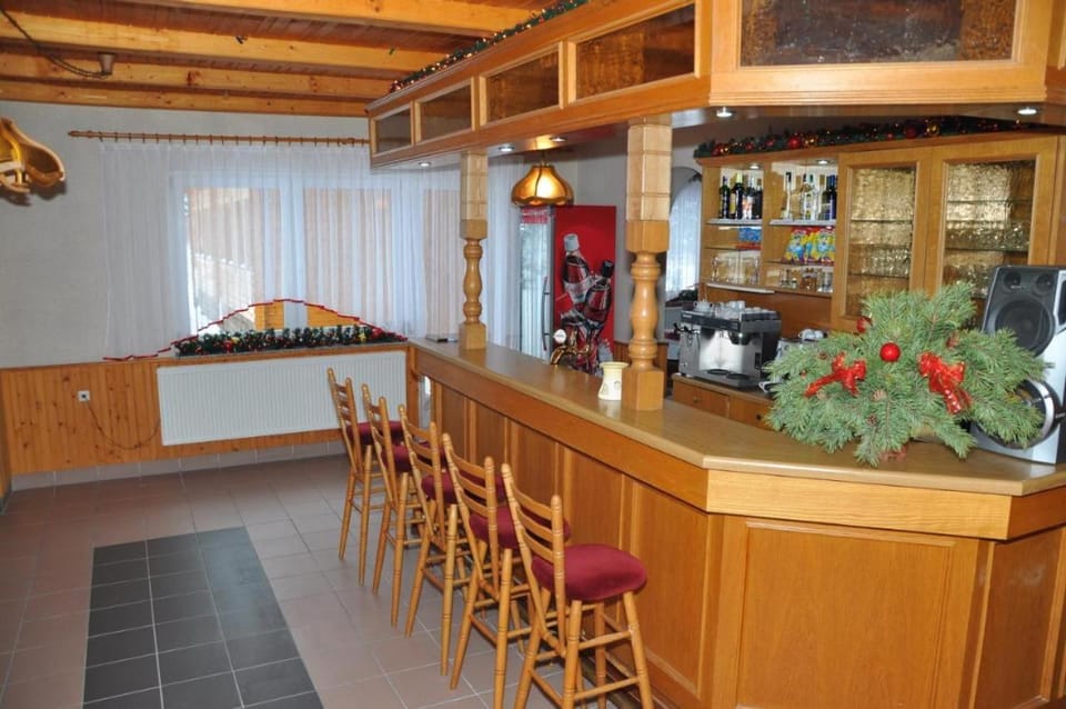 Lounge or bar, Food and drinks, Drinks