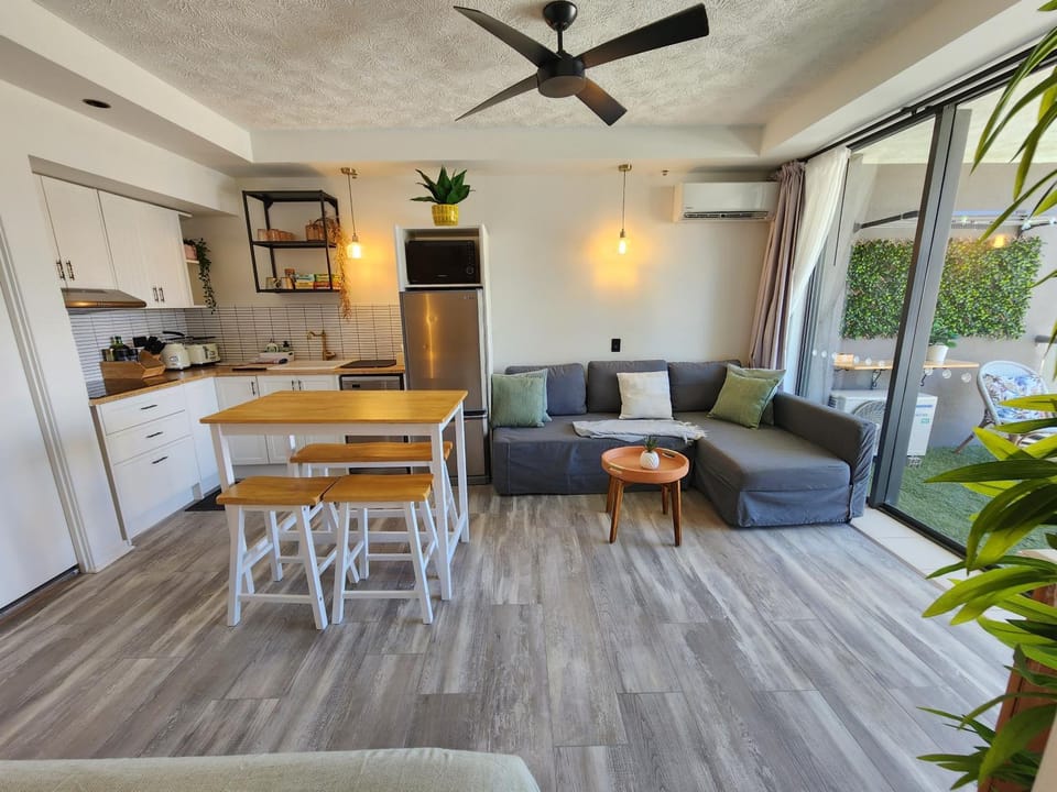 Stylish Studio Apartment, Holiday Resort, With View, Pool, Spa , Sauna Apartment in Surfers Paradise