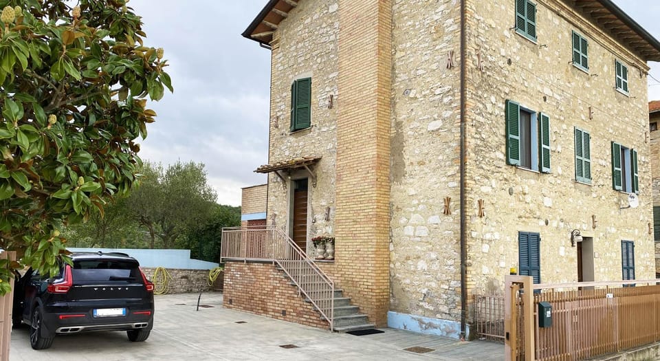 Property building, Facade/entrance, Parking