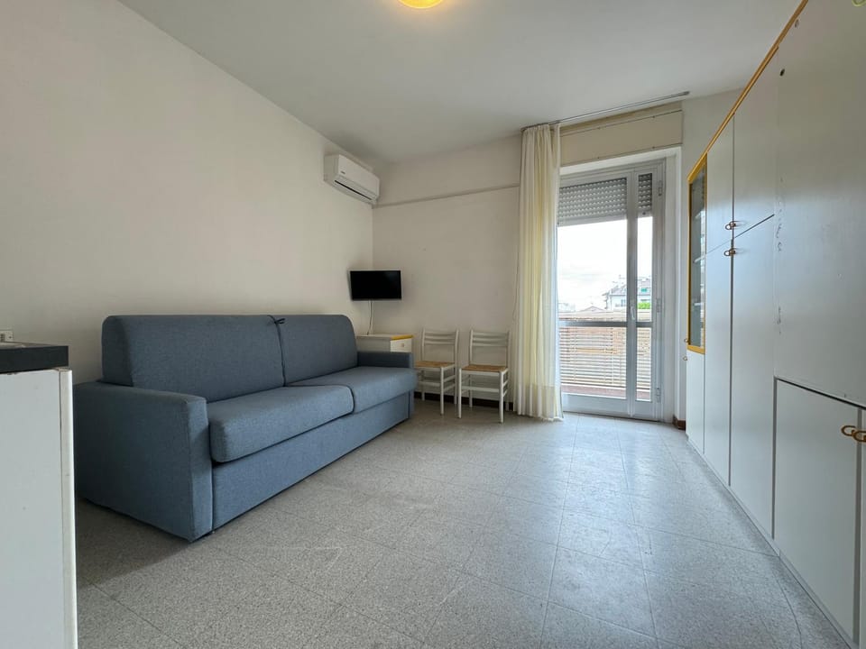 Bed, Living room