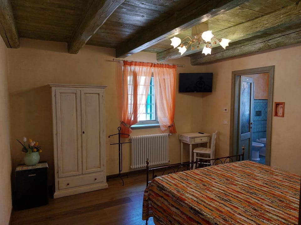 AL CASALE SANT' ANNA PELAGO Bed and Breakfast in Emilia-Romagna