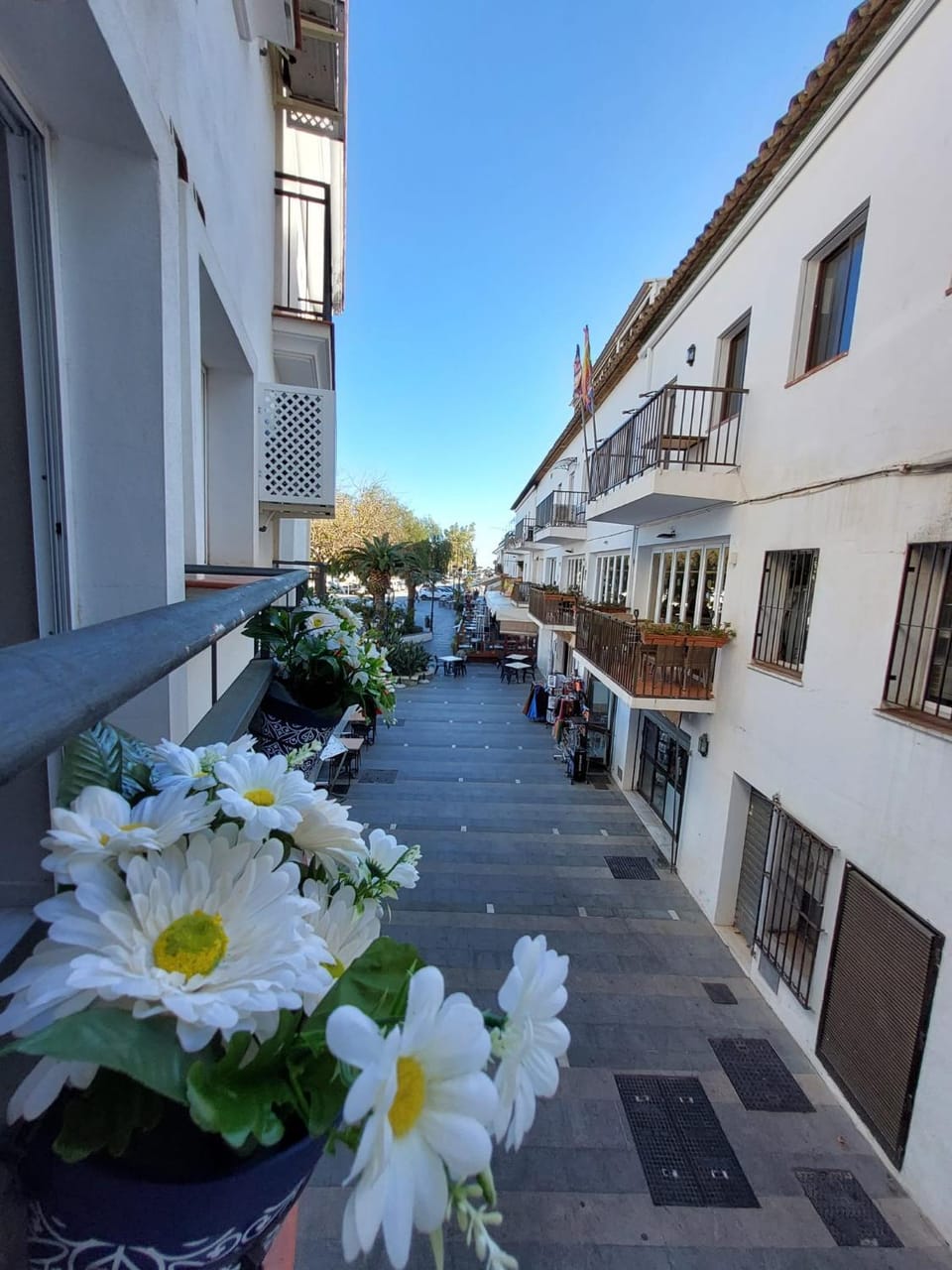 View (from property/room), Balcony/Terrace, City view, Street view
