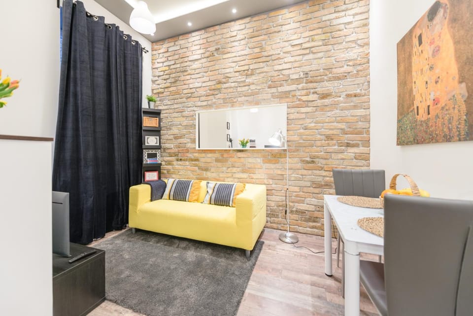 Venus Apartments - Almassy Park Apartment in Budapest