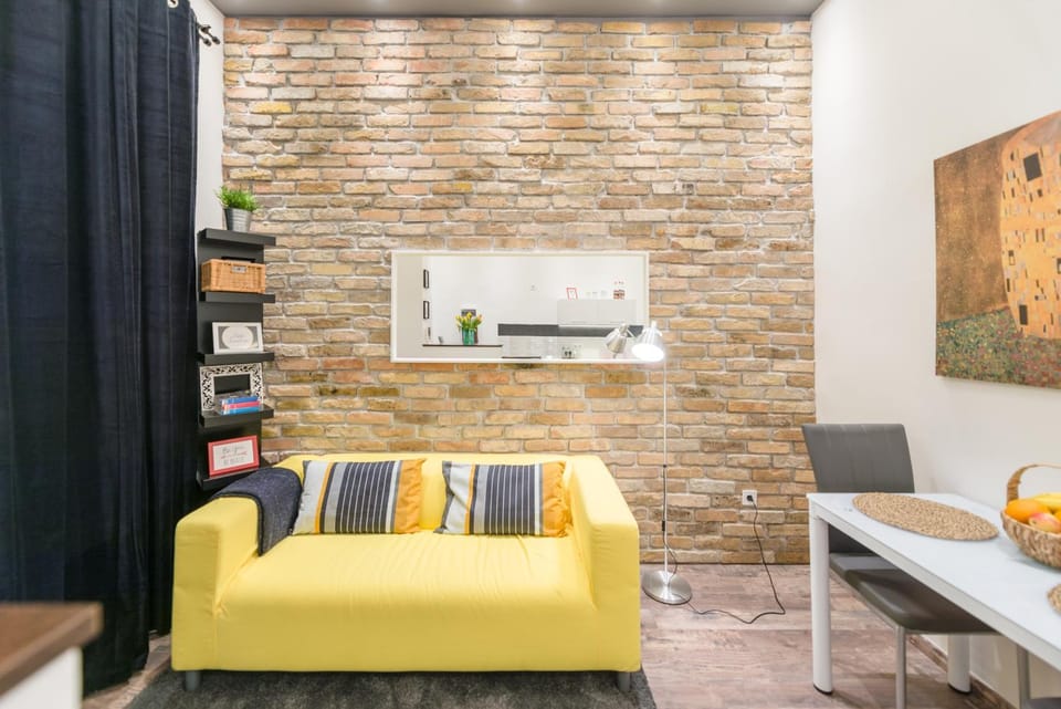 Venus Apartments - Almassy Park Apartment in Budapest