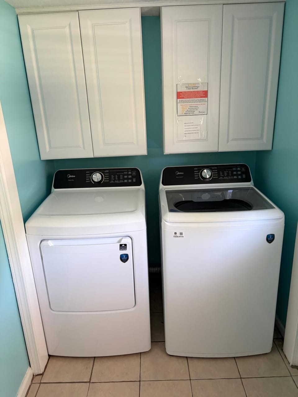 Cheerful two bedroom house 1.5 miles from beach. House in Garden City