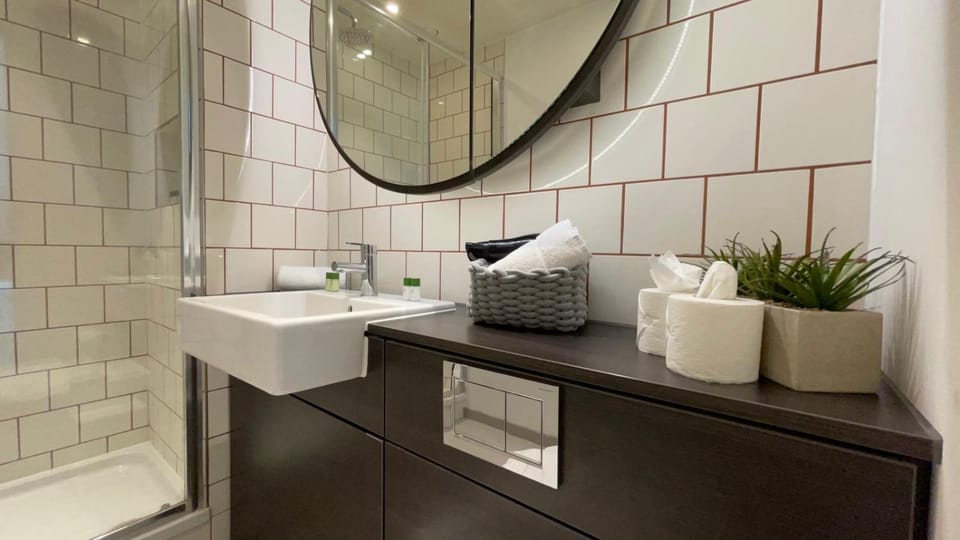 Bathroom, towels