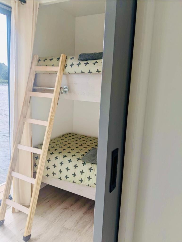 Bed, Photo of the whole room, Bedroom, bunk bed