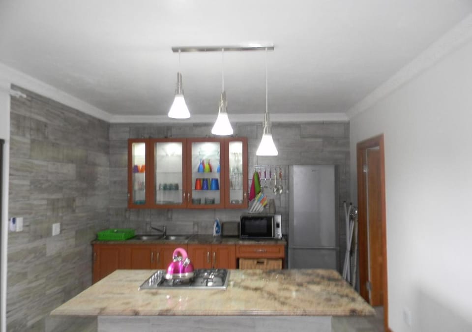 Kitchen or kitchenette, Dining area, stove
