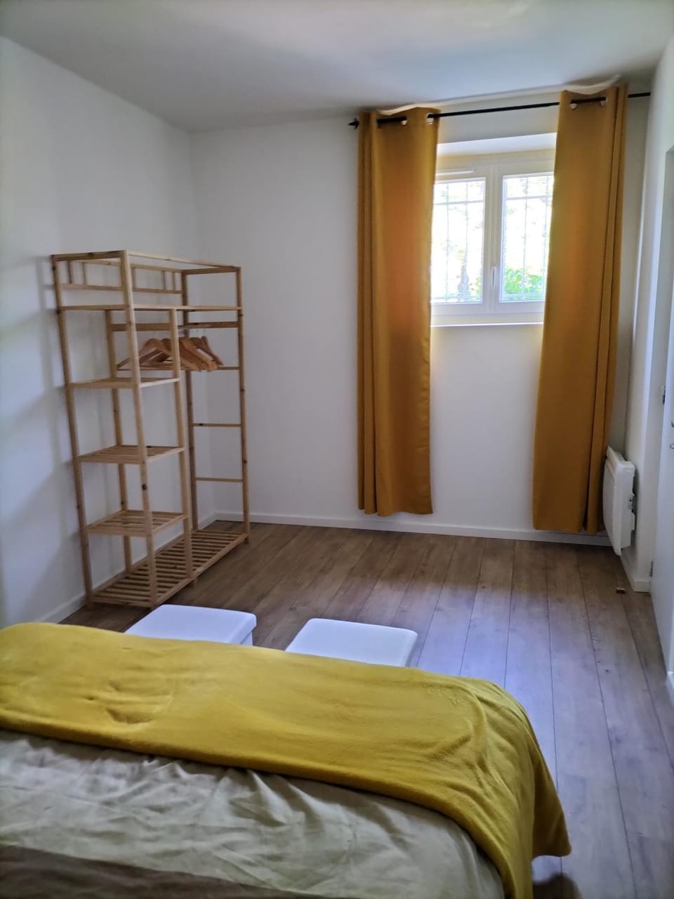 Bed, Photo of the whole room, internet