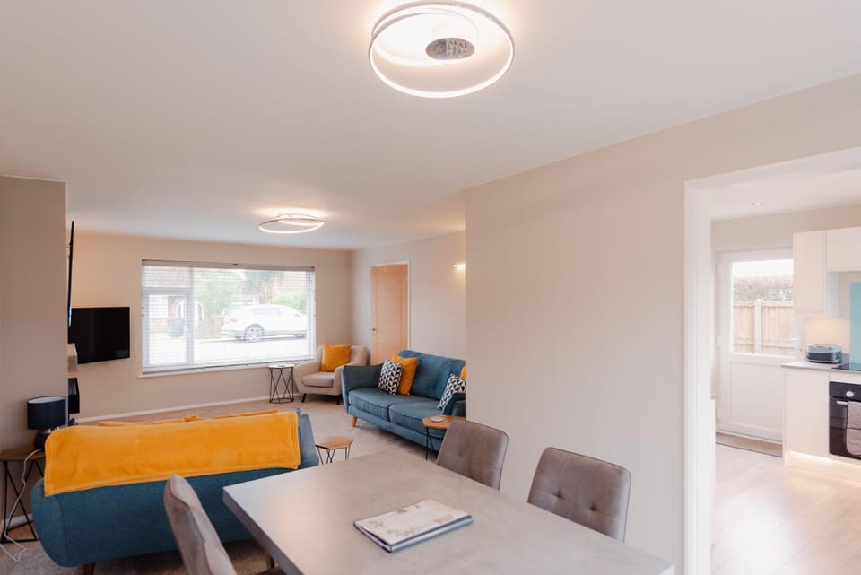 Luxury Recently Renovated 3 Bedroom home in Sandwich Kent Apartment in Sandwich