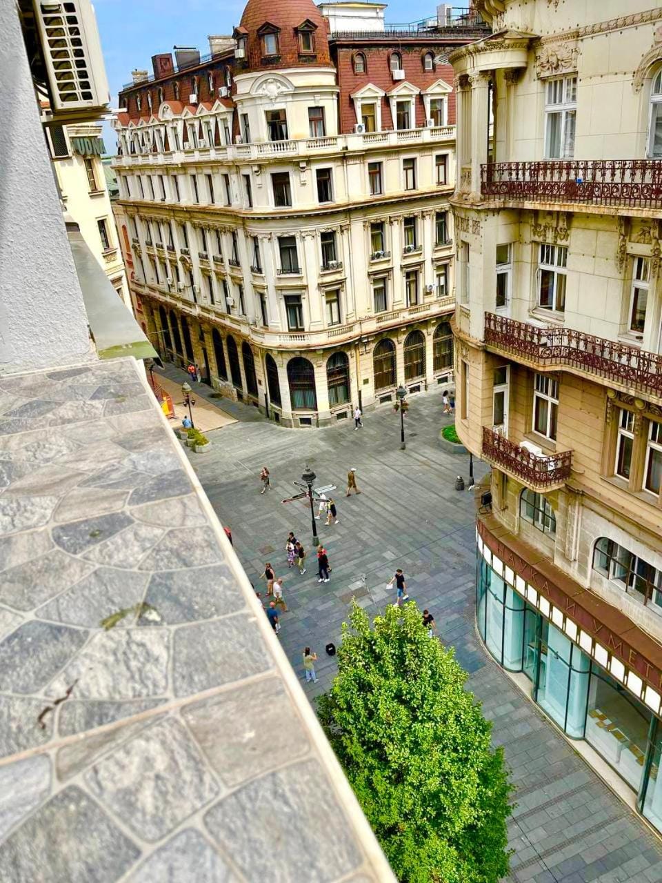 Nearby landmark, Day, Neighbourhood, City view, Street view