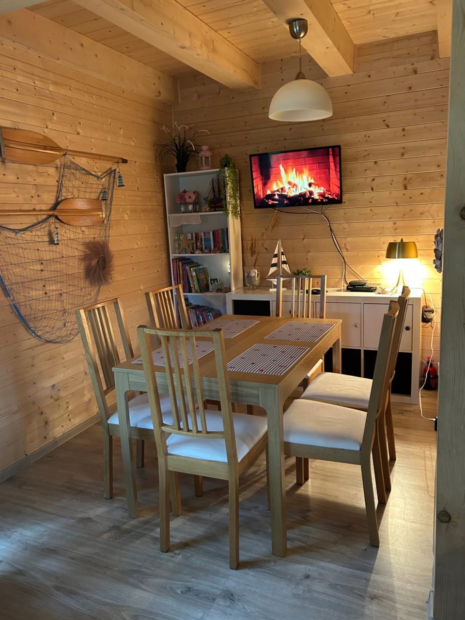 TV and multimedia, Dining area