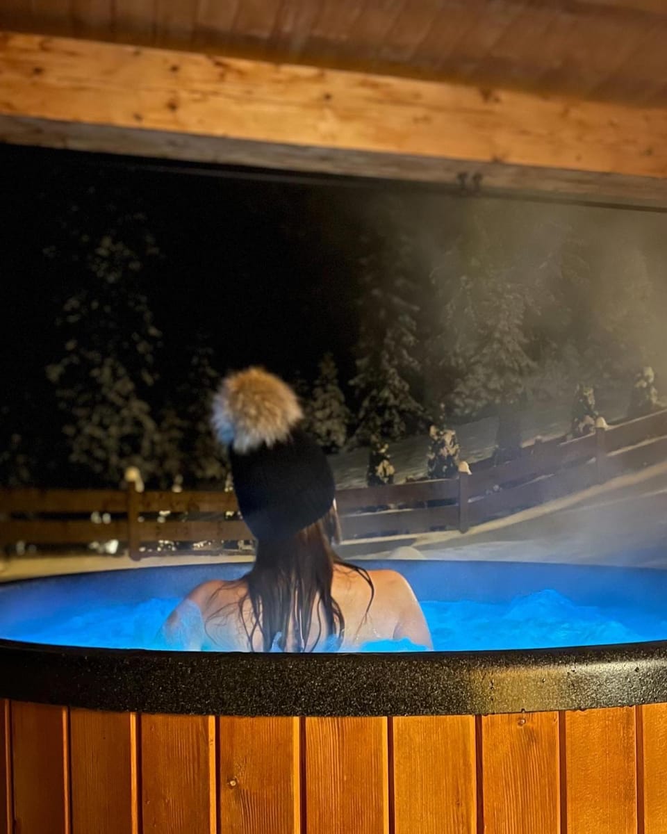 Dom na Zielonym Wzgórzu z własną Sauną i Jacuzzi House in Lesser Poland Voivodeship