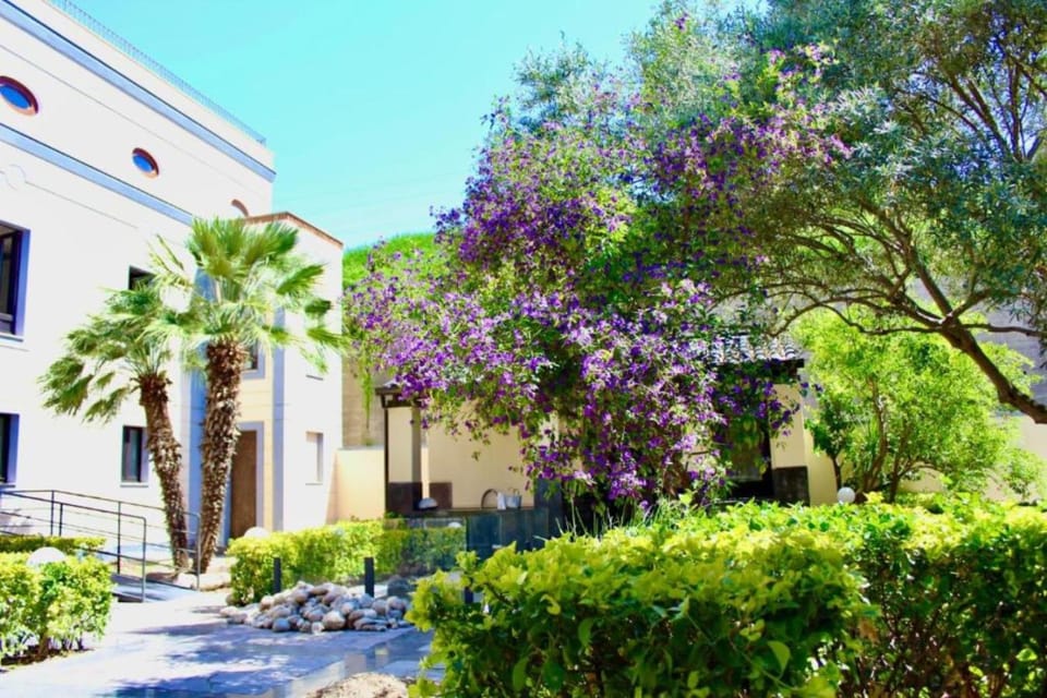 Luxury Apartment with balcony garden view Apartment in Pozzuoli