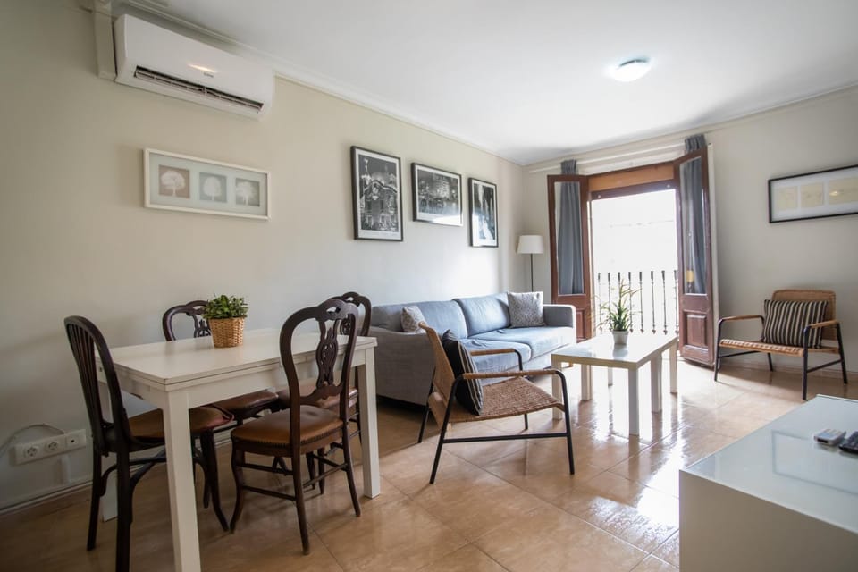 42man1018 Centrally located flat in Sant Antoni Apartment in Barcelona
