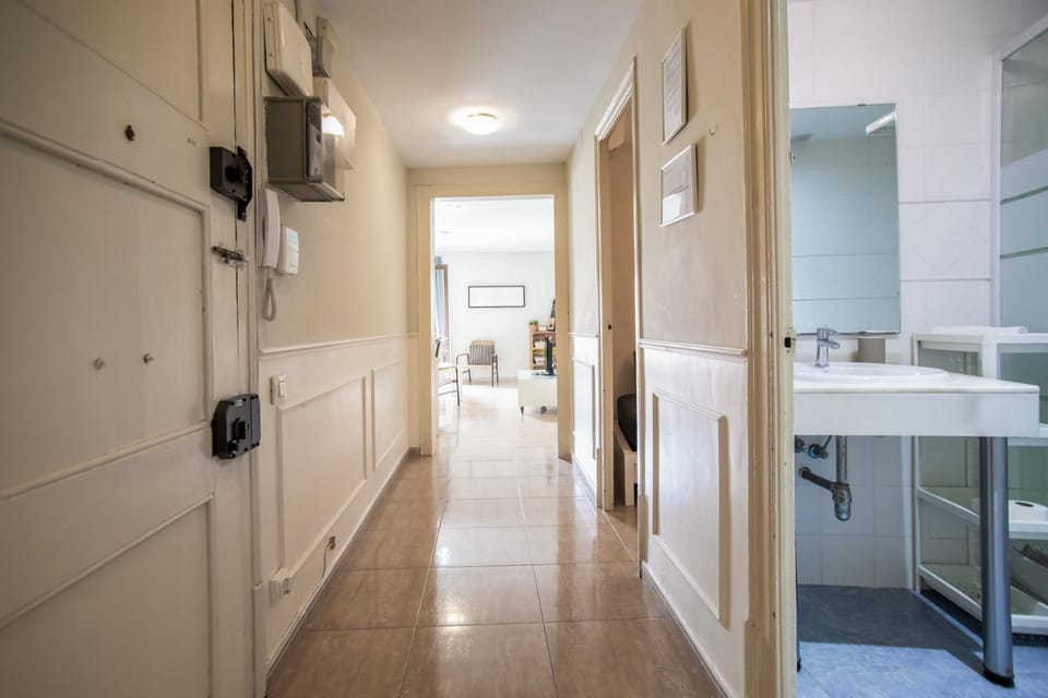 42man1018 Centrally located flat in Sant Antoni Apartment in Barcelona