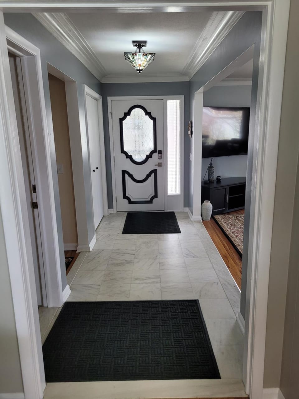 dock, game room, bar and private river view patio House in Toledo