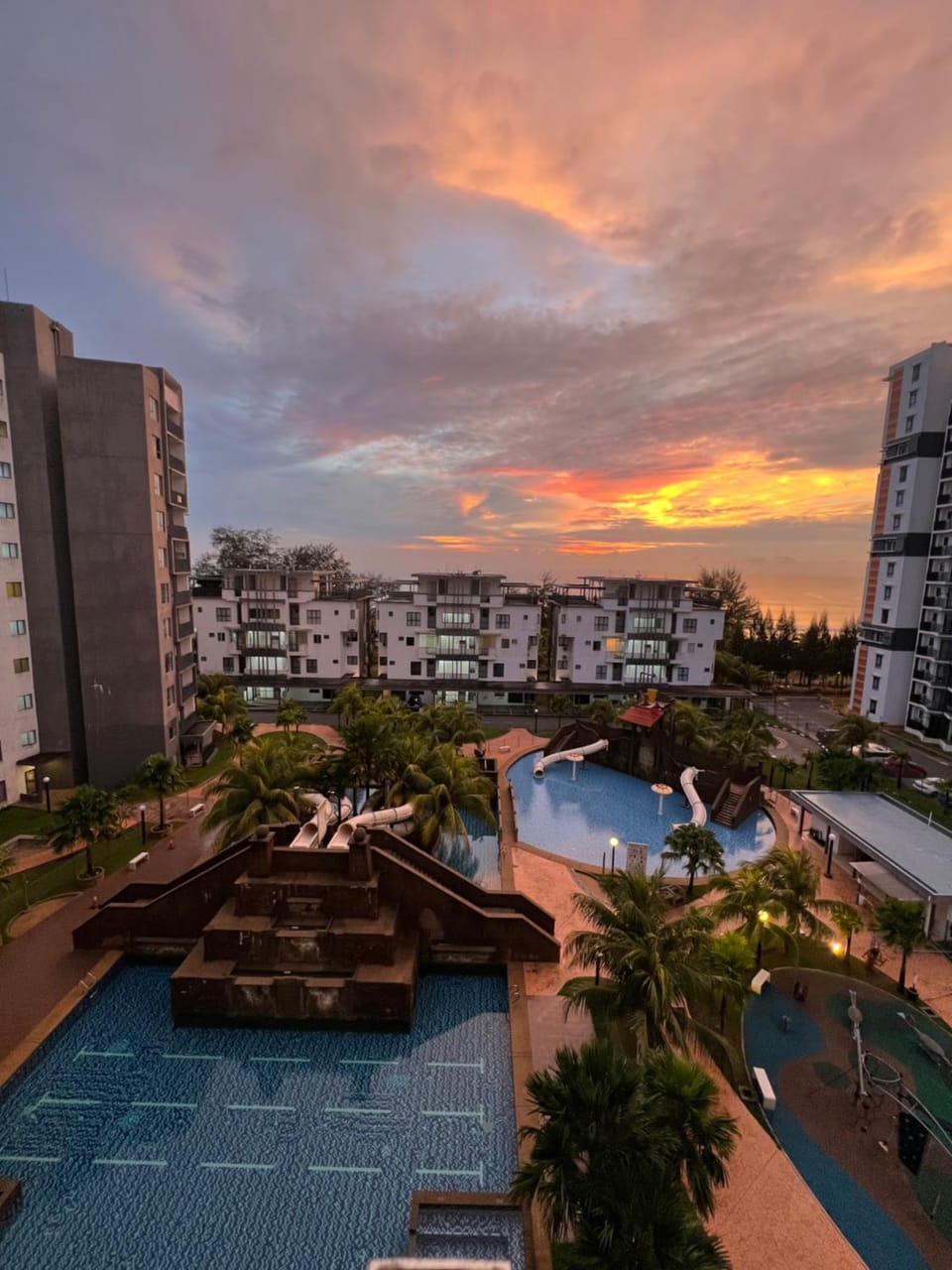 Pool view, Swimming pool, Sunrise